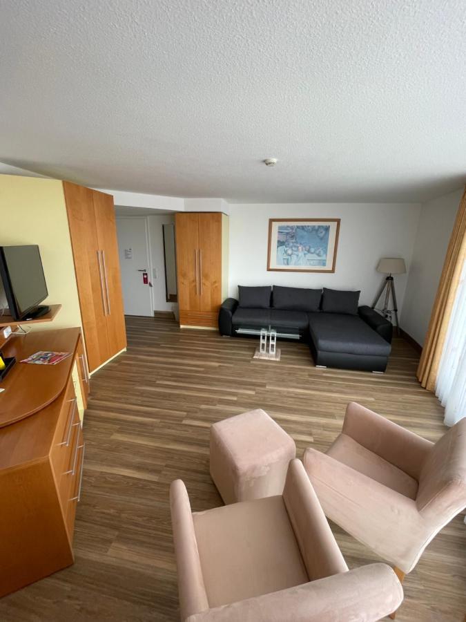 Nordseehotel Benser Hof Am Hafen เบนซาซิเออ ภายนอก รูปภาพ
