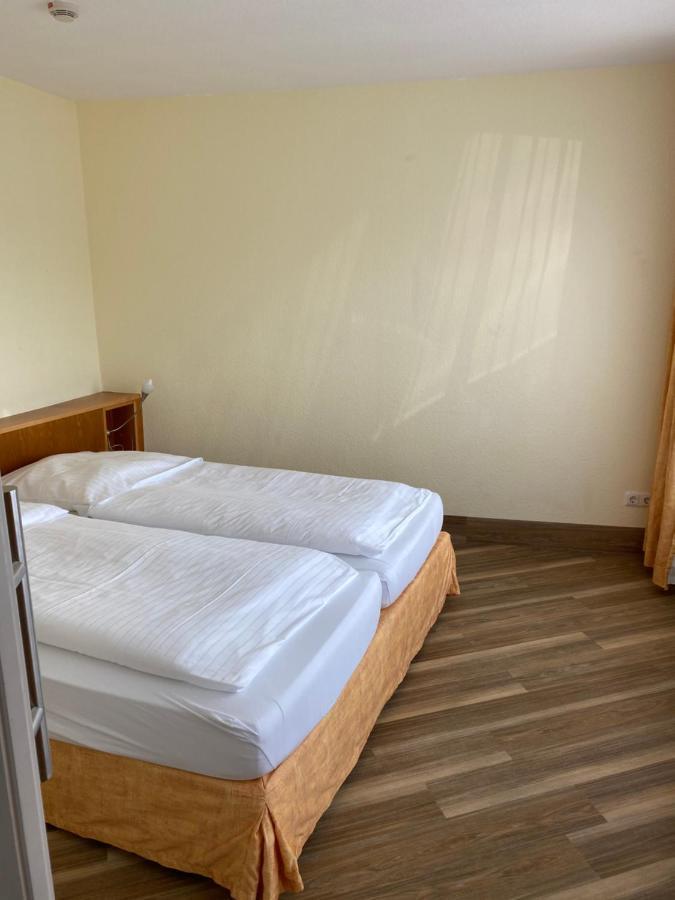 Nordseehotel Benser Hof Am Hafen เบนซาซิเออ ภายนอก รูปภาพ