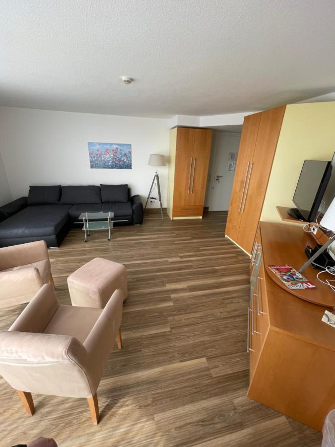 Nordseehotel Benser Hof Am Hafen เบนซาซิเออ ภายนอก รูปภาพ