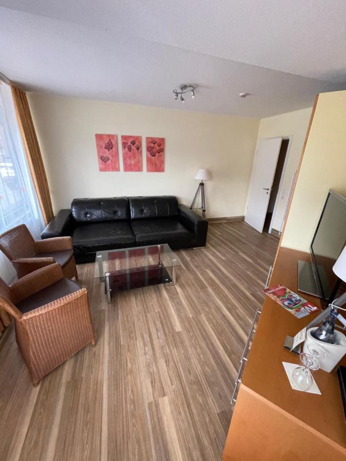 Nordseehotel Benser Hof Am Hafen เบนซาซิเออ ภายนอก รูปภาพ