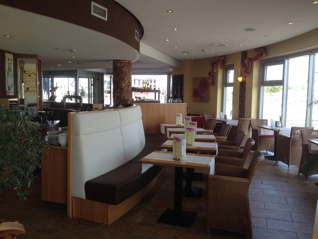 Nordseehotel Benser Hof Am Hafen เบนซาซิเออ ภายนอก รูปภาพ