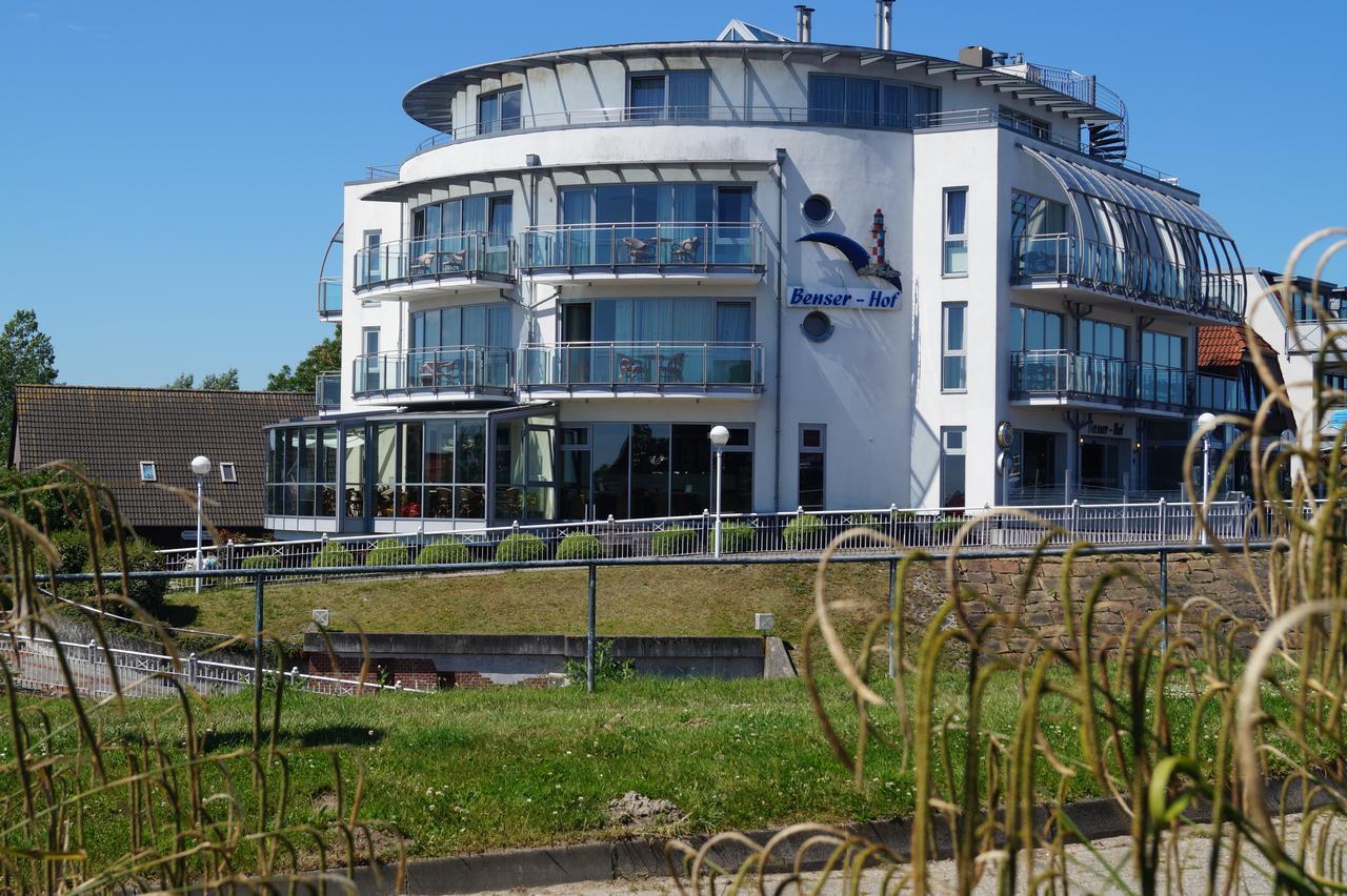 Nordseehotel Benser Hof Am Hafen เบนซาซิเออ ภายนอก รูปภาพ