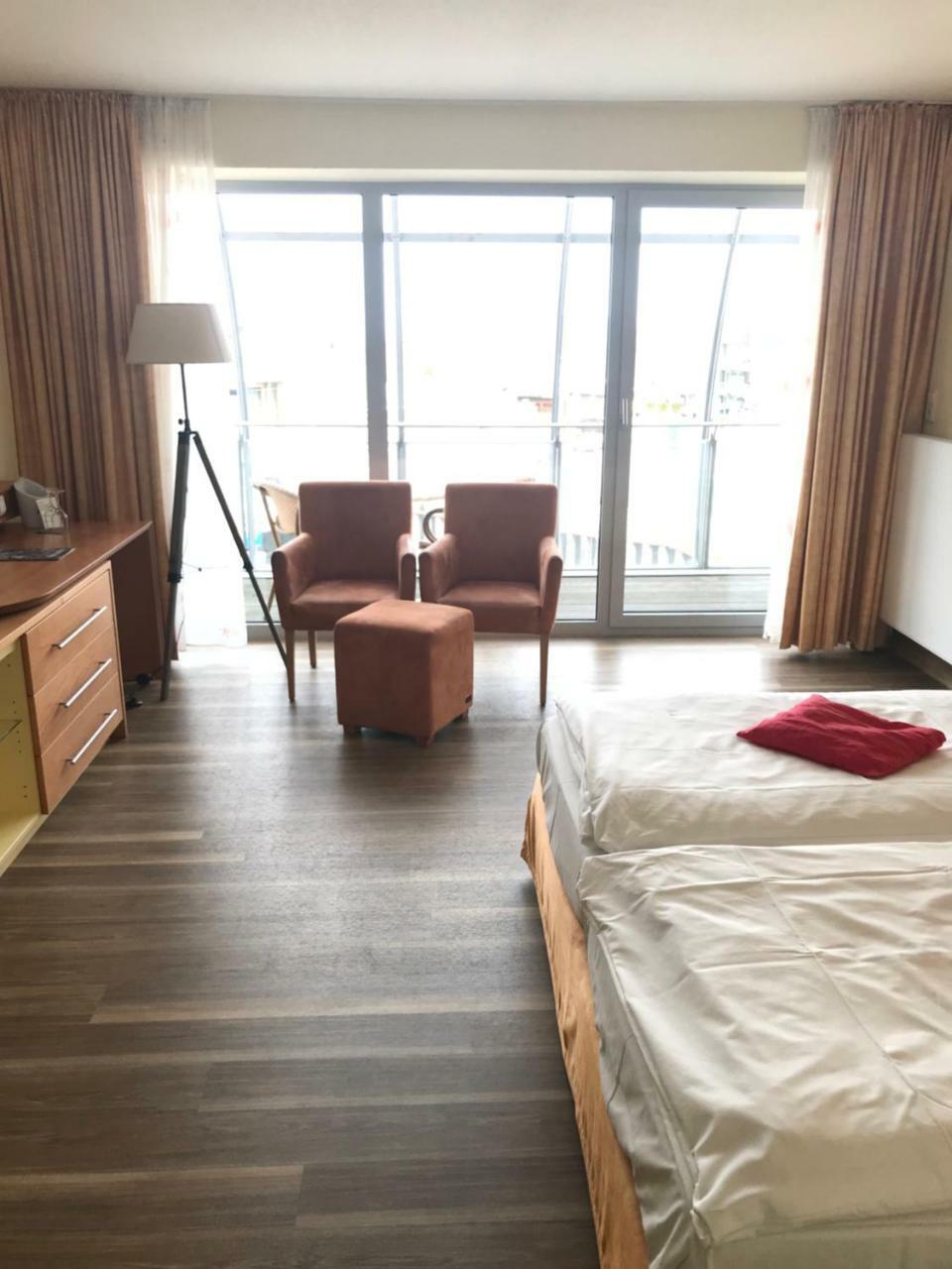 Nordseehotel Benser Hof Am Hafen เบนซาซิเออ ภายนอก รูปภาพ