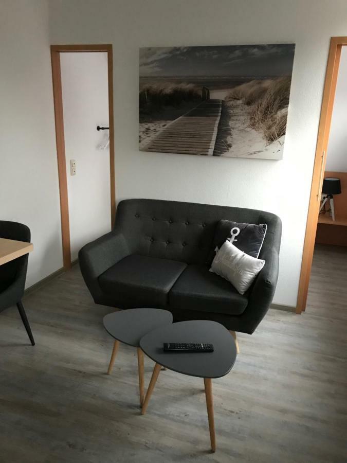 Nordseehotel Benser Hof Am Hafen เบนซาซิเออ ภายนอก รูปภาพ